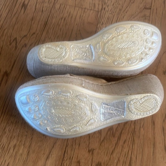 Born -  Wedge Open Toe Slip On Wedge Sandal Shoes Tan Size 6 Size 36.5 - Picture 8 of 13